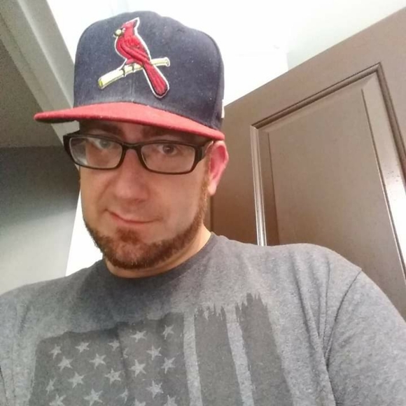 Meet your Posher, Sean - Picture 2 of 2